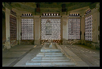Tomb of Imam Zamin - Delhi Tomb of Imam Zamin - Delhi