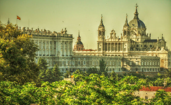 PALACIO DE ORIENTE Y CATEDRAL DE LA ALMUDENA