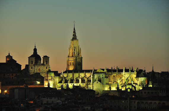 CATEDRAL DE TOLEDO ILUMINADA