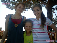 http://4.bp.blogspot.com/_Ya7aNHJ9m7c/Rt0KZhs6ppI/AAAAAAAAAIs/GgmYr68AbME/s400/cansu-gizem-dilara02.jpg