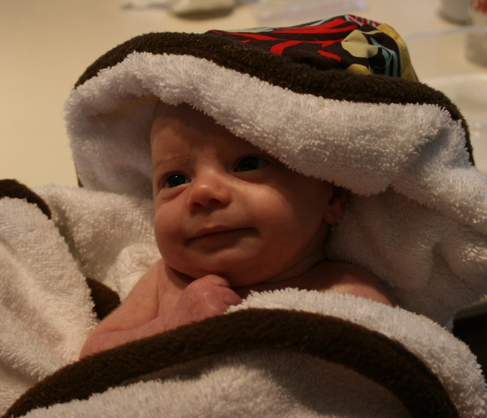 [07-12-29+Jayden+after+a+bath+-+closeup.jpg]