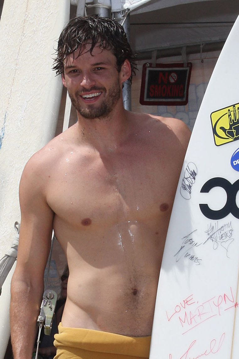 Also here's shirtless Austin Nichols for no reason (?) 