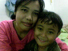 mama sma adik nia :)