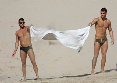 mature tits ricky martin beach2 mature tits
