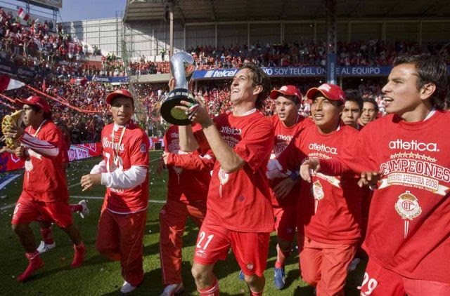 This Mexican Soccer Game Is Wild! Campeón Toluca Wins Away! - eagyzau