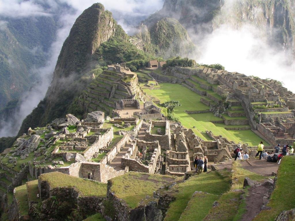 http://4.bp.blogspot.com/_YqFOfOLvPrQ/TBR0l1GC_EI/AAAAAAAAAEI/vR3EBWCSeyc/s1600/which-are-the-new-seven-wonders-of-the-world-2.jpg