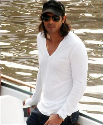 New Look :Latest Bollywood latest bollywood wallpapers. New Look :Latest Bollywood