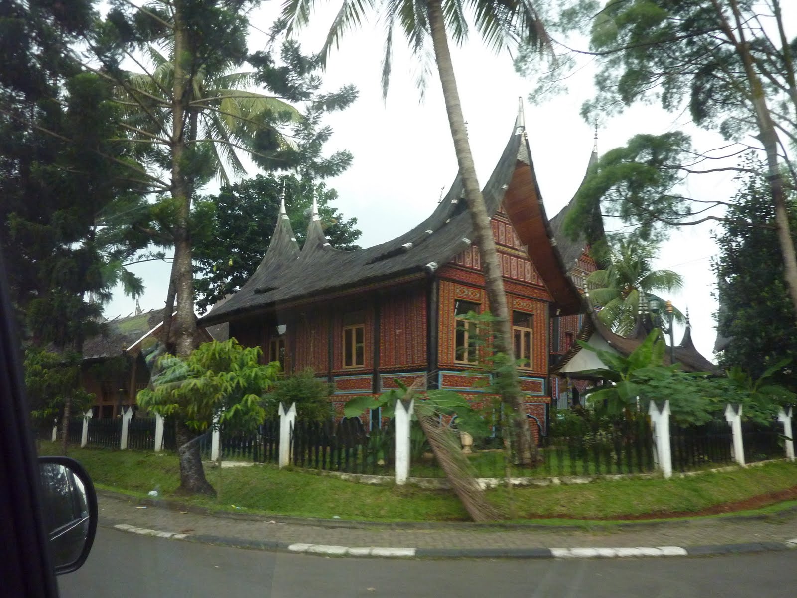 Of Hopes and Desires: Antara Anyir dan Jakarta, kita jatuh cinta (Day 1)