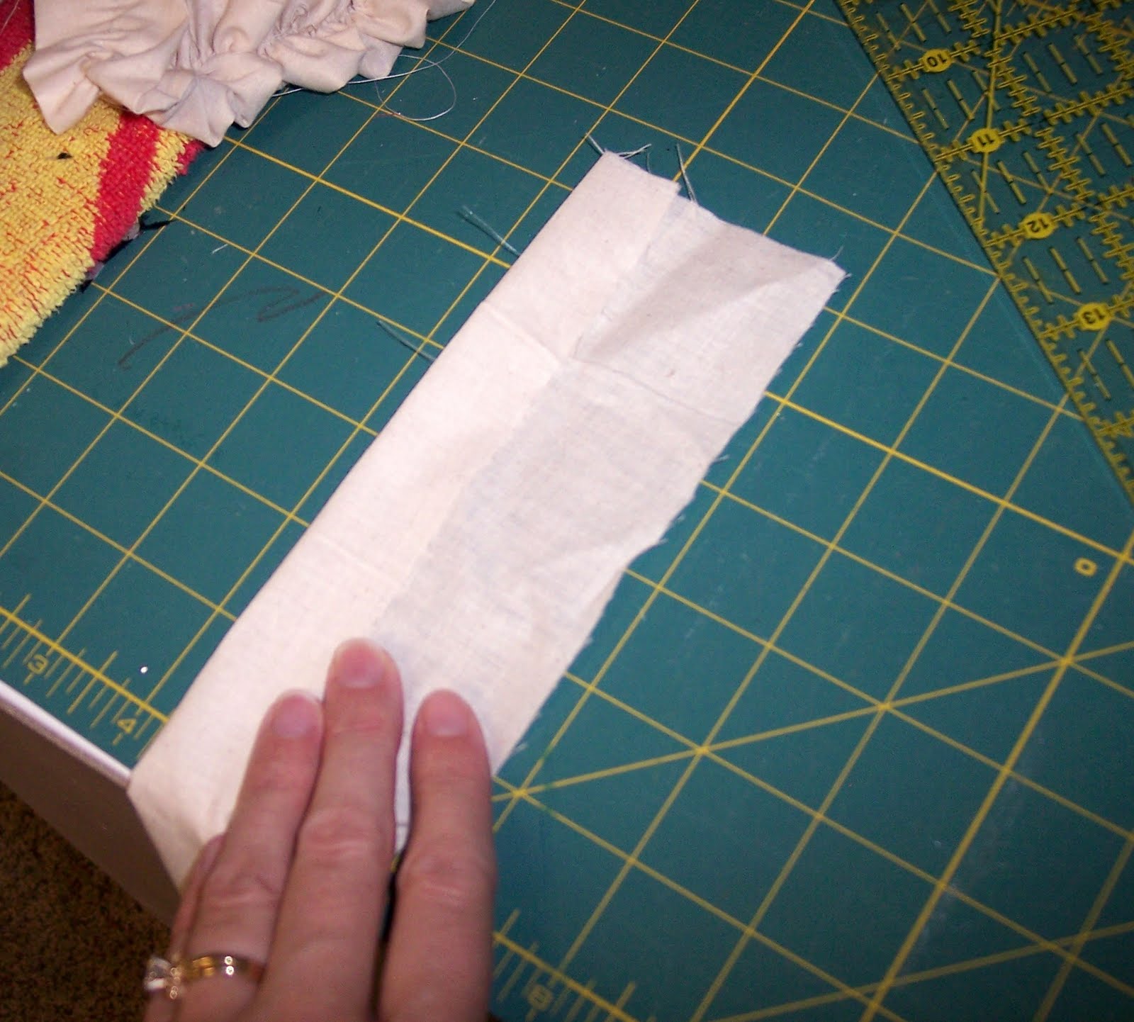 Yards and Yards Yards and Yards Original Ruffled Table Runner