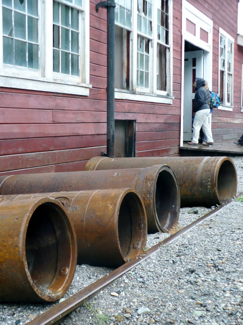 [15MetalPipes.JPG]