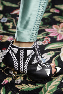 [BalenciagaSS08_b.jpg]