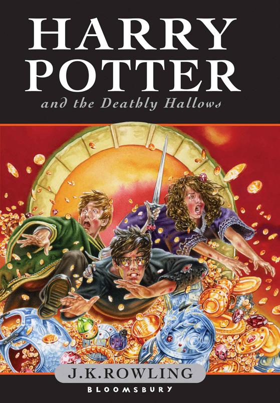 Книга Harry Potter and the Deathly Hallows на английском.