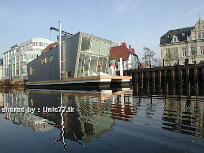 http://4.bp.blogspot.com/_YyXZ9LFygq0/TNDuPCQNbSI/AAAAAAAACCs/pOLbFN-VPRY/s1600/House-boat-interiors.jpg