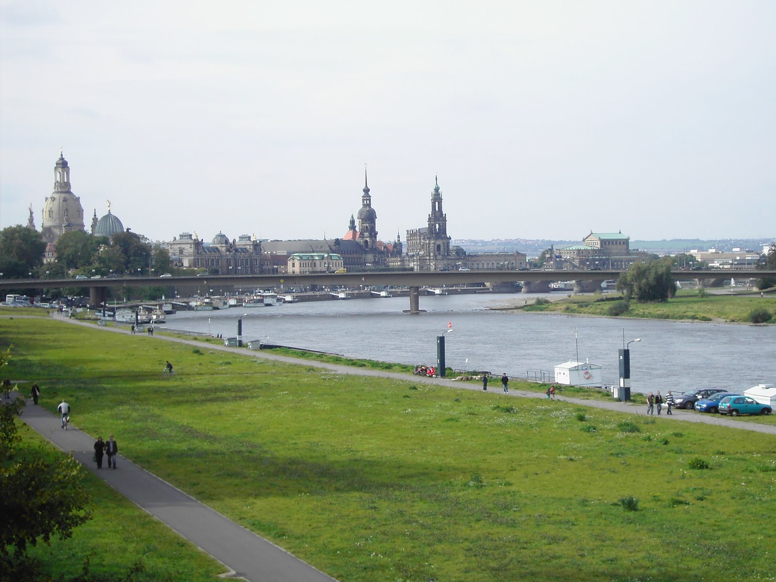 [PICT5472.JPG]