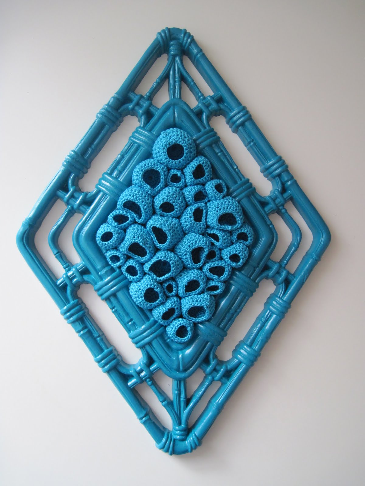 Crochet freeform coral reef wall hanging sculpture reserved da uncinetto form hangings revisit later favorites patterns img0 etsystatic levintovich arte