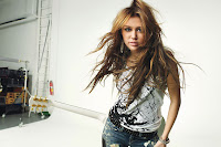 Miley Cyrus in revista Glamour Miley Cyrus in revista Glamour