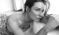 Evangeline Lilly is totally hot Evangeline Lilly is totally hot