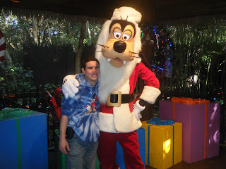 Santa goofy disneycharactersinfo