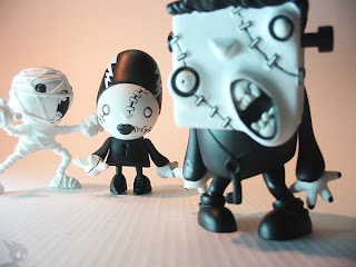 toy review: dkiller panda's monster theater figures