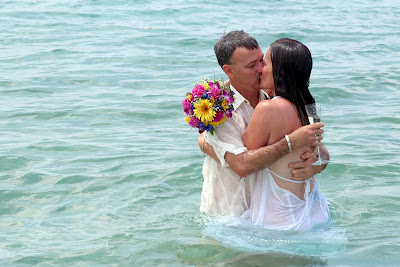 Family Style Cruise Wedding & Sand Ceremony in West Bay - image 7 Family Style Cruise Wedding & Sand Ceremony in West Bay - image 7