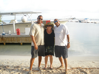 Stingray City Boat Wedding for Paloma Couple in Grand Cayman - image 5 Stingray City Boat Wedding for Paloma Couple in Grand Cayman - image 5