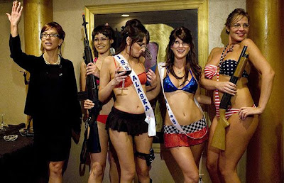 sarah_palin_look_alike_strippers.jpg