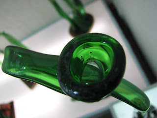 Elongated bottle necks