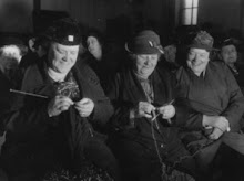Jolly Ladies Knitting