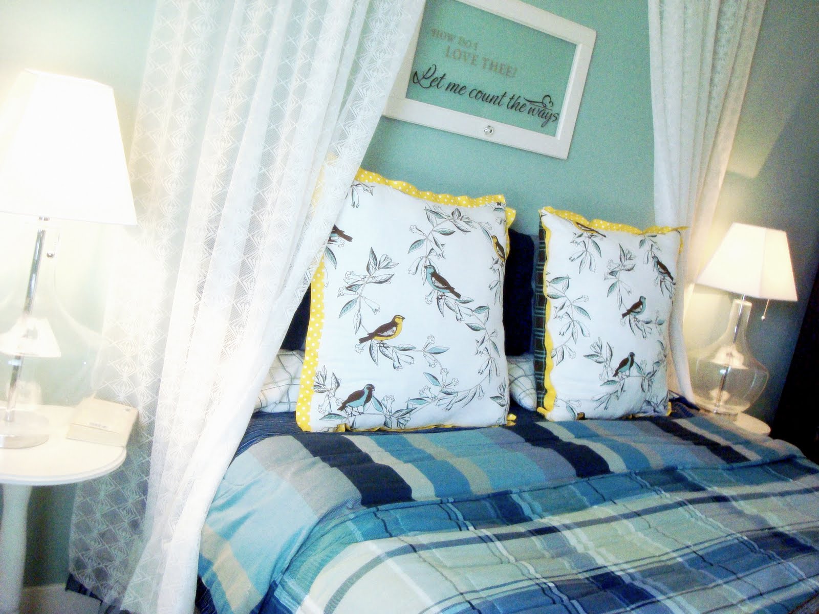 House of Chic and Penoche Bed Pillows (Xtra Large)