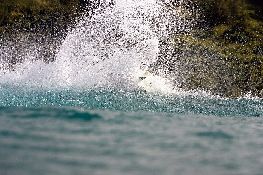 [taylor_knox_bonzer_spray.jpg]