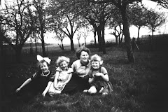 Mia  Els  Trees  en  Thea