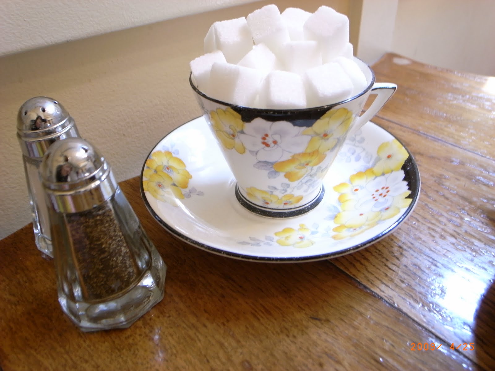 SHiRLEY SEES Secret Garden Tea Company 1T for Two?