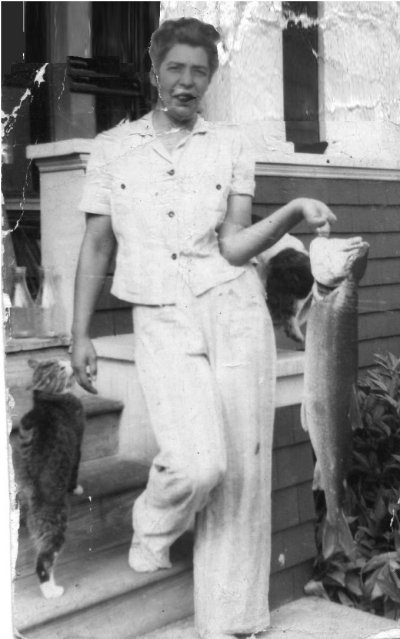 [08Sharkbytes-momfishfixed.jpg]