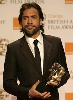 Javier Bardem con el BAFTA 2008
