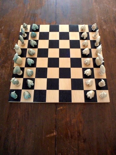 [031010+0446+chess+set.jpg]