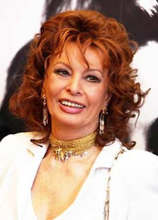 Sophia Loren celebrates 76th birthday with award Sophia Loren celebrates 76th birthday with award