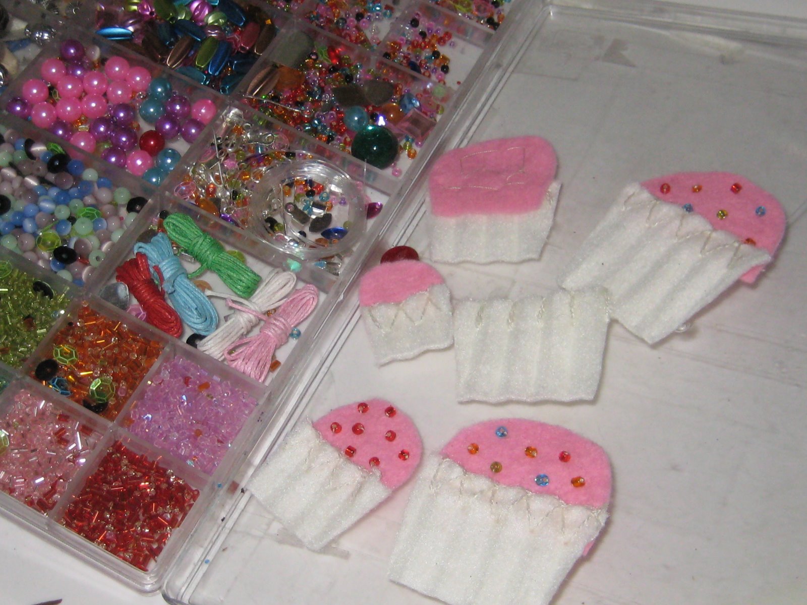 [making+cupcakes.JPG]