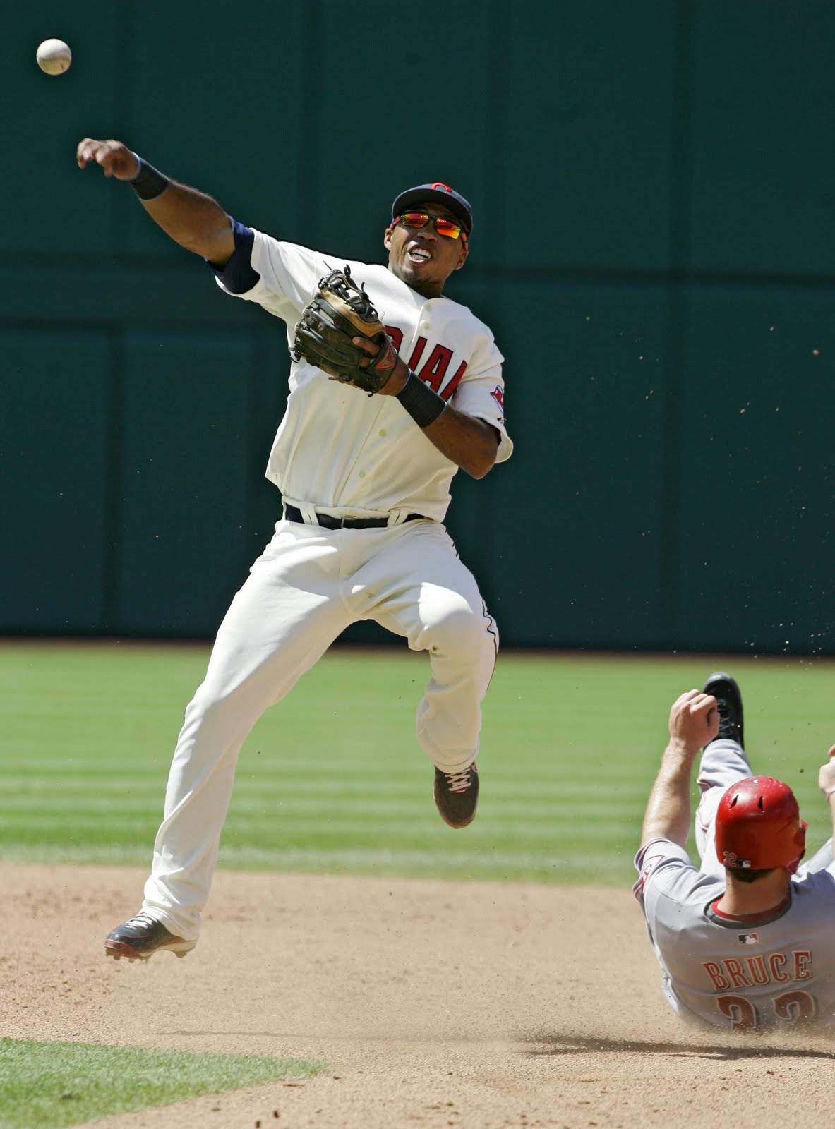 [Luis+Valbuena.jpg]