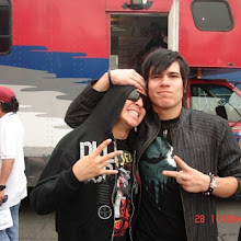 Dime quien eres ¿ Quién soy yo ?  ¿ Porqué te amo tanto ? ¿ Porqué ?