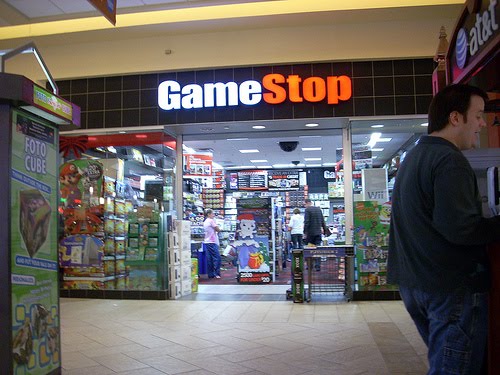 [3167655107_60627d00fb_gamestop.jpg]