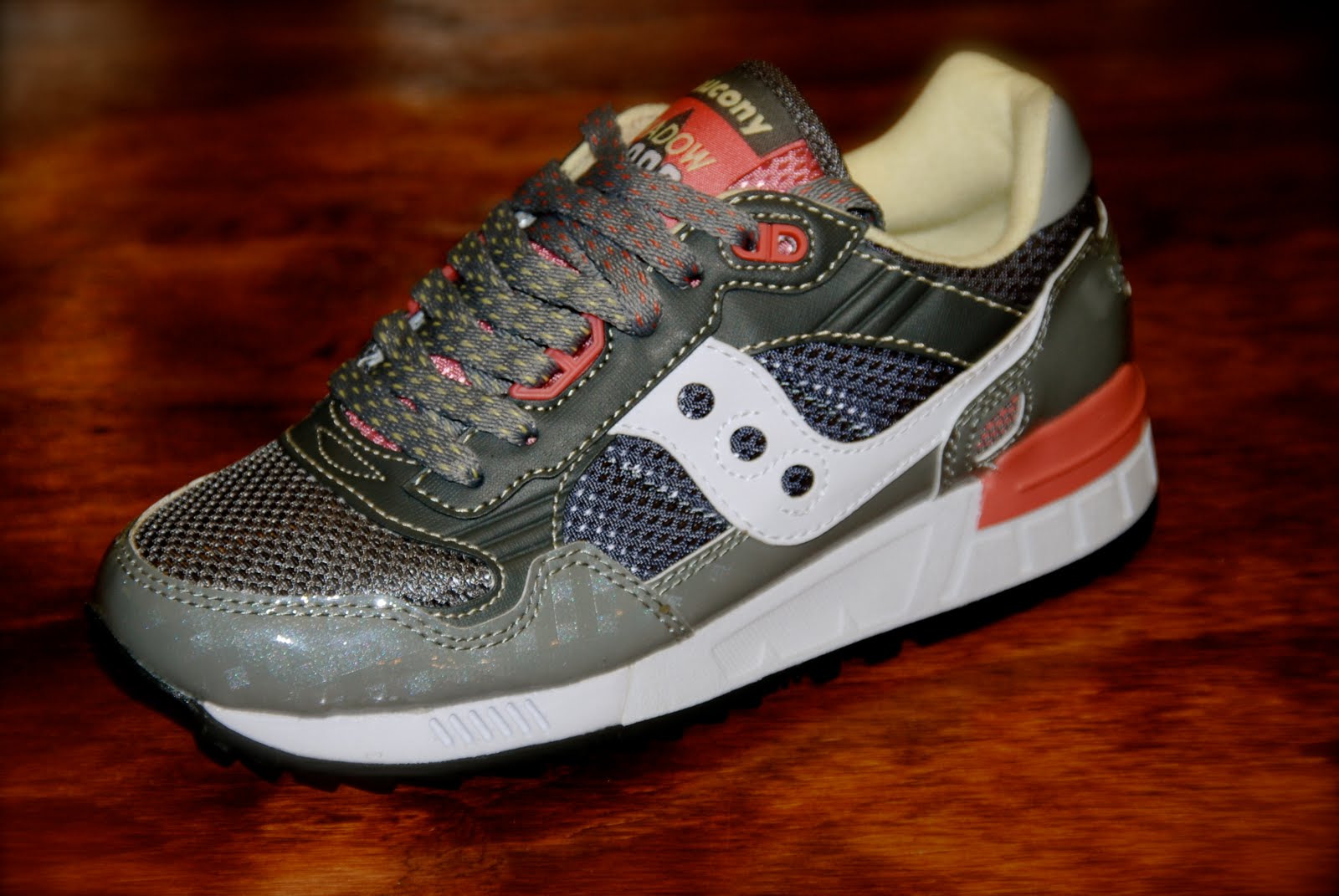 Sole Sneaker Boutique Ladies Saucony Shadow 5000