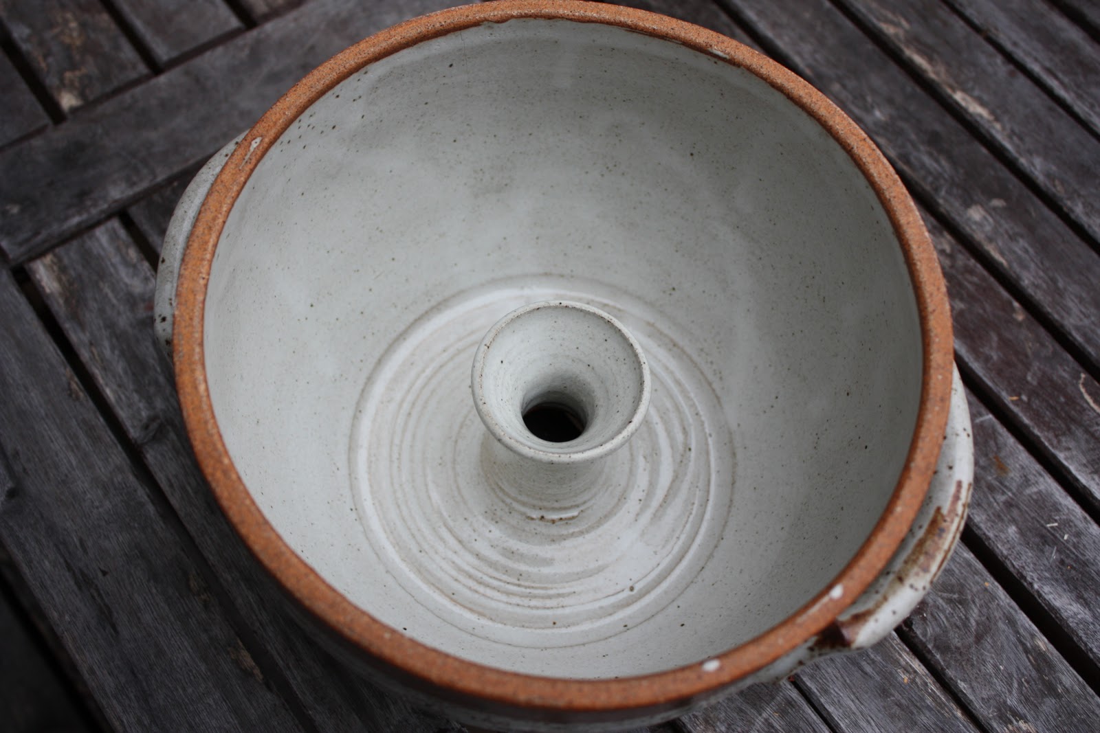 the treehouse 1.19.11 Ceramic Baking Dish with bottom center vent