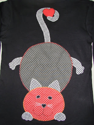 1471 - Gato grande nas costas