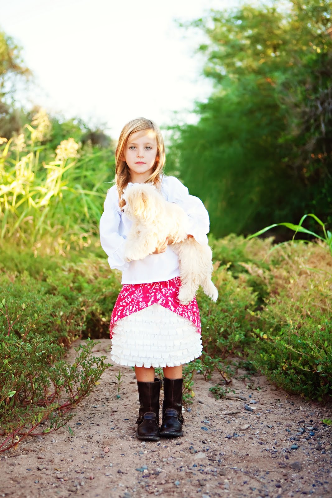 موسوعة صور الطفلة الجميلة كارا ماي  Red+Skirt+2
