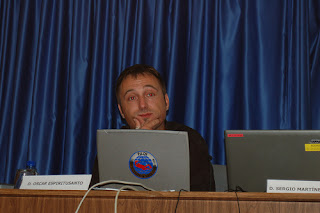 Óscar Espiritusanto en las III Jornadas de Periodismo Digital, Elche. La foto es de efecto mariposa