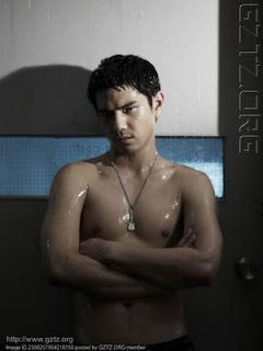 Ramblings and Musings: Random Half-Naked Guys