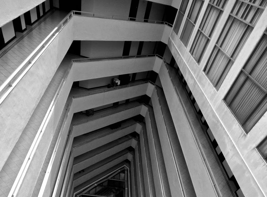 Art of Photography by Gary Bridger (c) 5Diagonal lines.