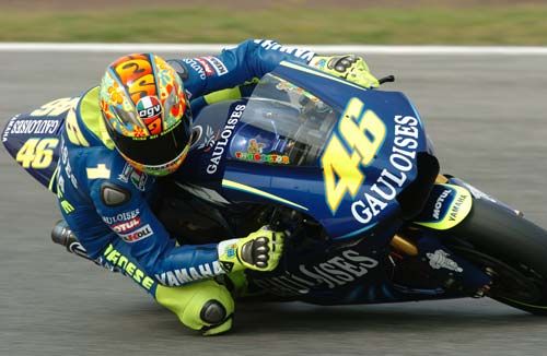 [moto-gp-valentino-rossi-yamaha-poster-medium-42cm-x-30cm-.jpg]
