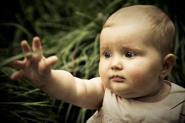 [amelia+james+at+6+months-224.jpg]