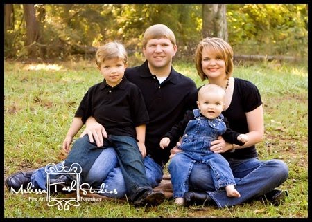 [Family+pic+in+park+2.bmp]